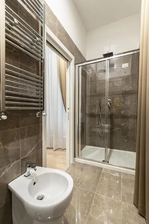 Fj Bianco Guest House Nápoly Panzió